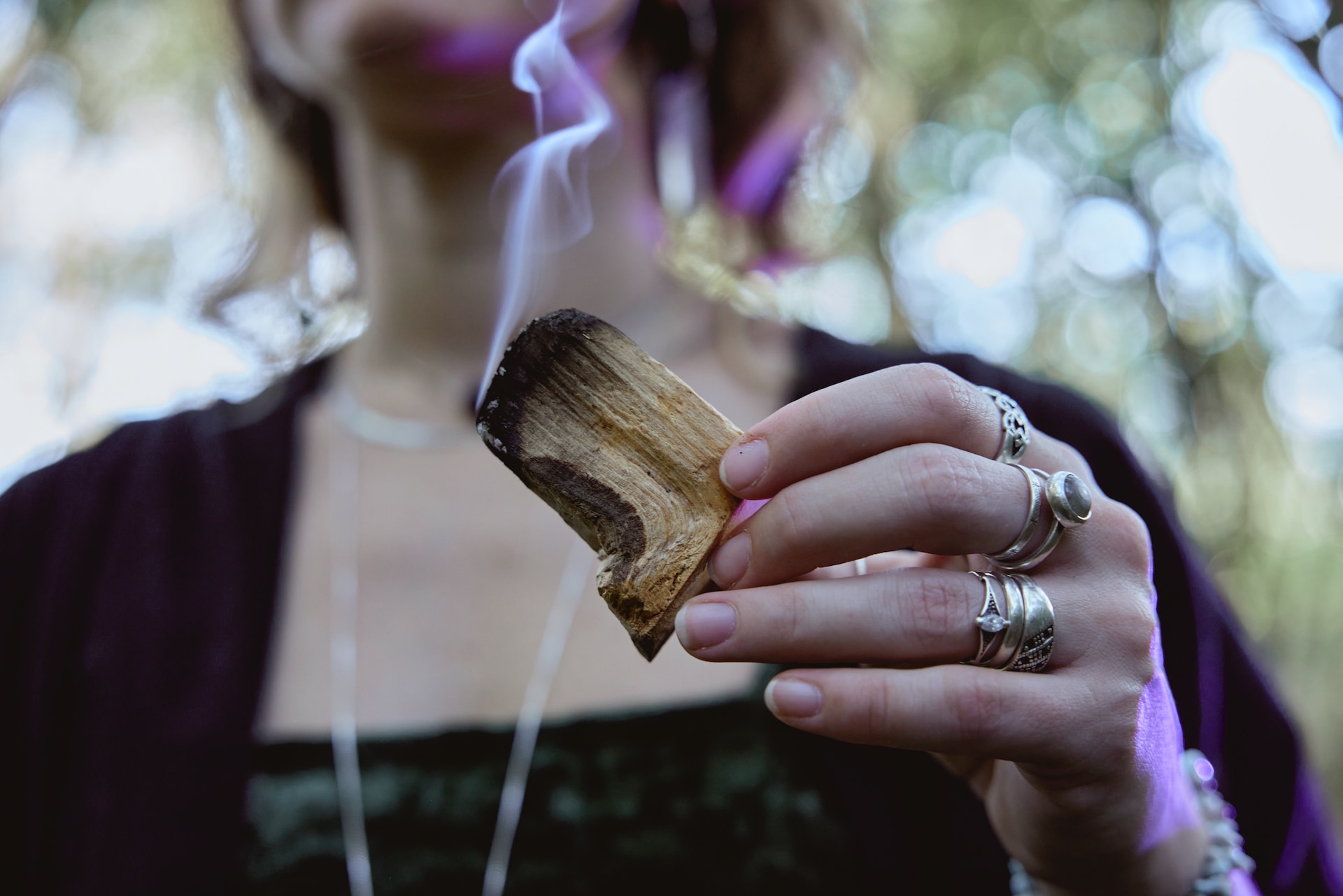 Exploring the Sacred Art of Palo Santo Smudging